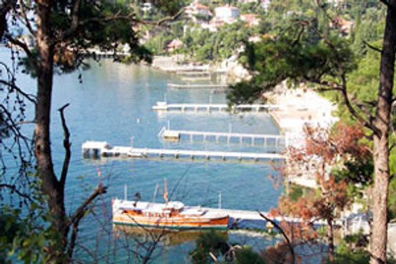 Polis teknesi yandı