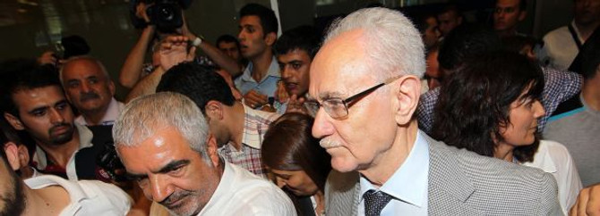 Kemal Burkay yurda döndü