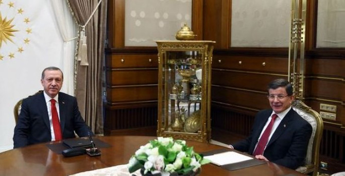 Erdoğan, Davutoğlu ile buluştu