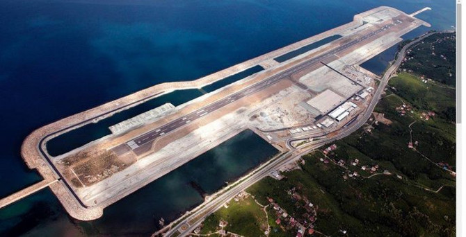 Denizdeki ilk havalimanında yolcu sayısı 200 bini geçti