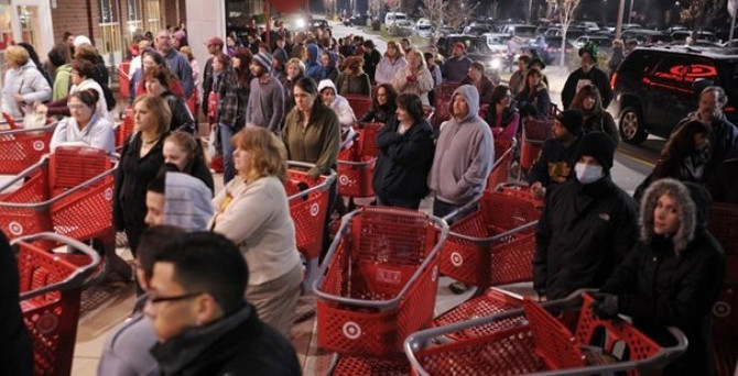 Amerikalılar Noel'de kesenin ağzını açtı