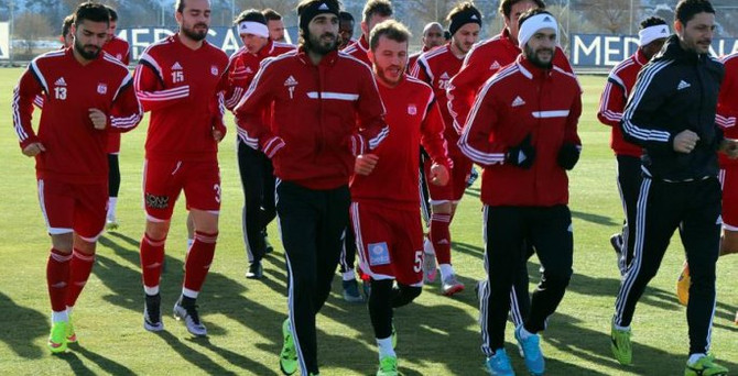 Medicana Sivasspor'da 6 futbolcu gönderildi
