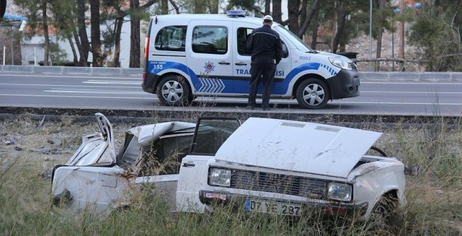 Antalya'da trafik kazası: 2 ölü