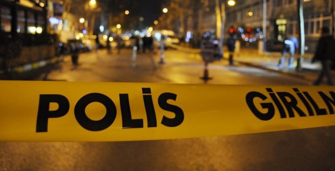 Okmeydanı'nda 5 araç yakıldı
