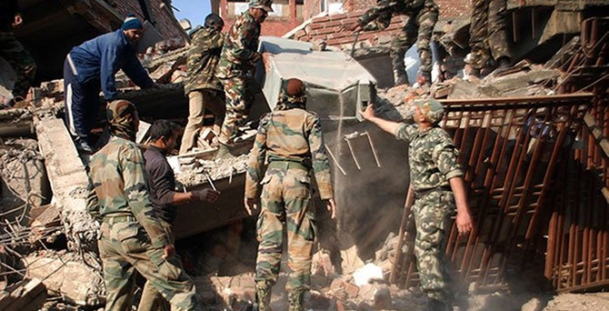 Hindistan'da deprem: 4 ölü, yüzlerce yaralı