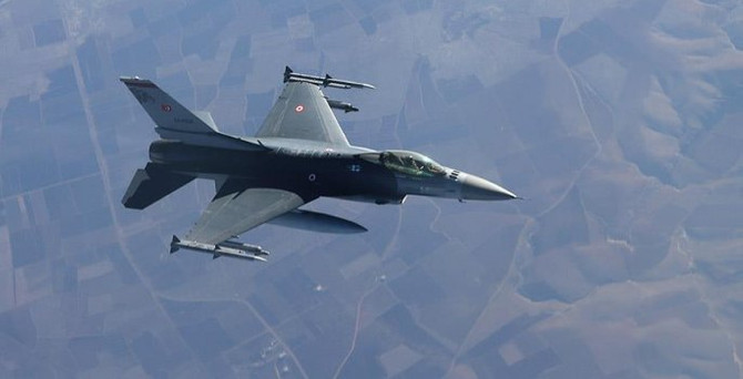 Türk jetine 'taciz'