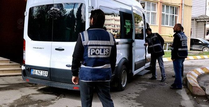 Telefon dolandırıcılığı operasyonu: 110 gözaltı