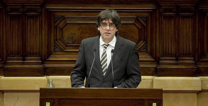 Katalonya'da Puigdemont göreve başladı
