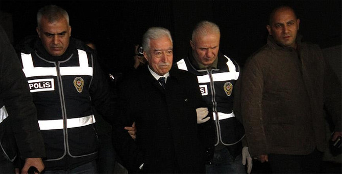 Belediye başkan vekili ve işadamları gözaltında