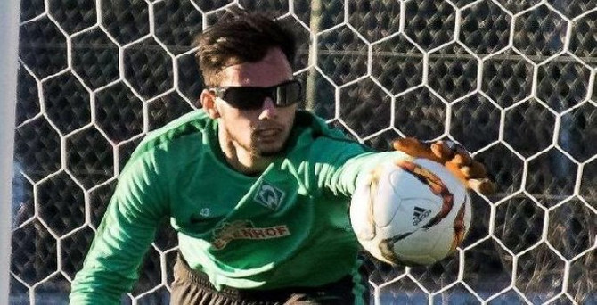 Kalecilere gözlüklü antrenman