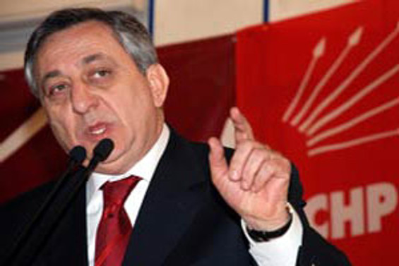 "Oylanacak olan AKP'nin sivil diktasının anayasası"