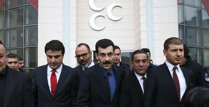 MHP'de muhalif imzalar genel merkezde