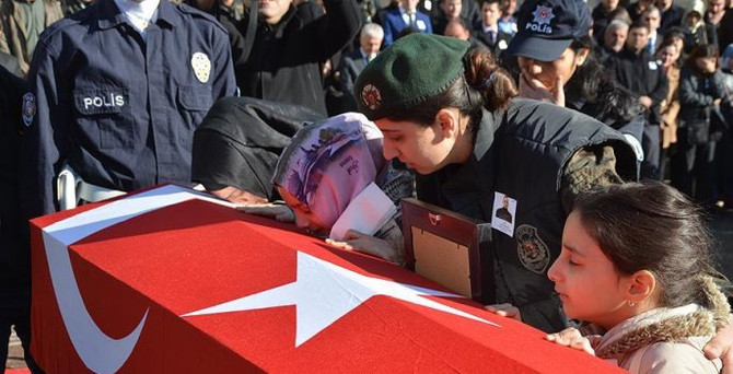 Şehit polis Yamaner son yolculuğuna uğurlandı