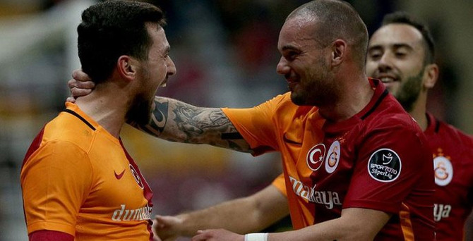 Galatasaray ikinci yarıyı 3 golle açtı
