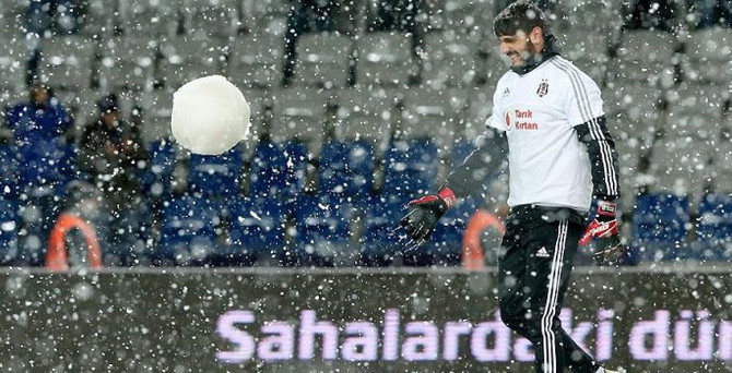 Beşiktaş, Mersin İdman Yurdu maçına kar engeli