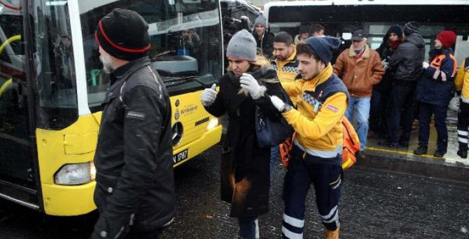 Metrobüsler çarpıştı: 8 yaralı