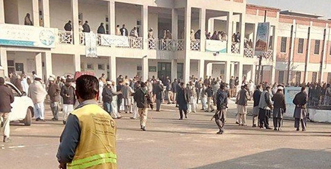 Pakistan'da üniversiteye saldırı: 20 ölü