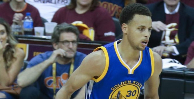 NBA'de en çok forması satılan oyuncu Curry
