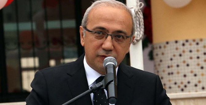 'Eğitim müfredatını gözden geçireceğiz'