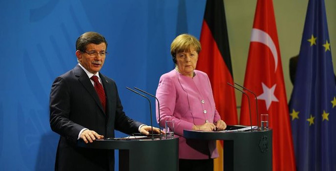 Davutoğlu: Berlin'de tarihi bir adım attık