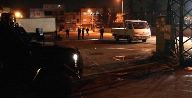 Polis merkezine ses bombası atıldı
