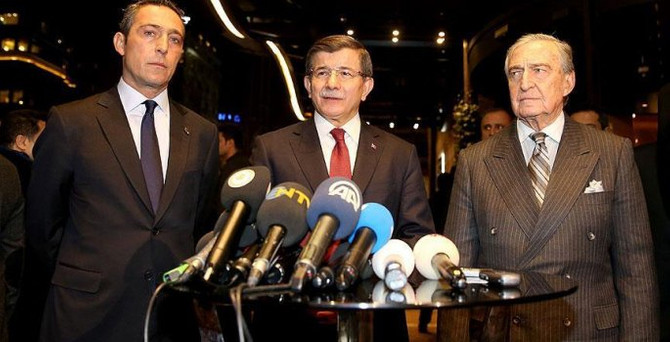 Davutoğlu'ndan Koç ailesine taziye ziyareti