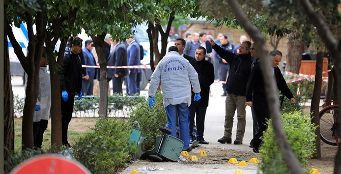 Antalya'da çöp bidonunda patlama