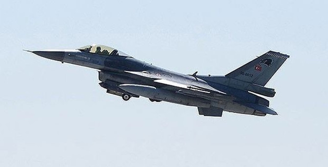 Yunan jetlerinden Türk F-16'larına taciz