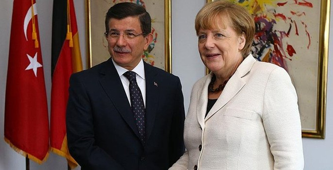 Davutoğlu, Merkel ile görüştü