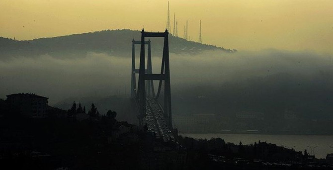 Boğazda gemi trafiğine sis engeli