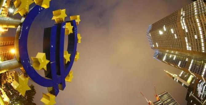 Euro Bölgesi, şubatta deflasyona geri göndü