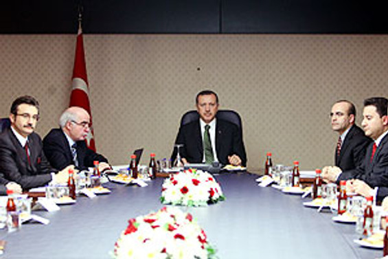 Ekonomi zirvesi yapıldı, açıklama yok