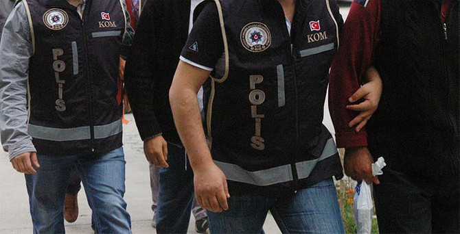 Balıkesir'de 10 iş adamına tutuklama