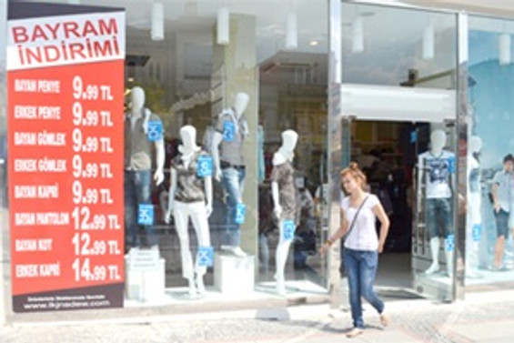 Alışverişte en çok düşük fiyata ve promosyona bakıyoruz