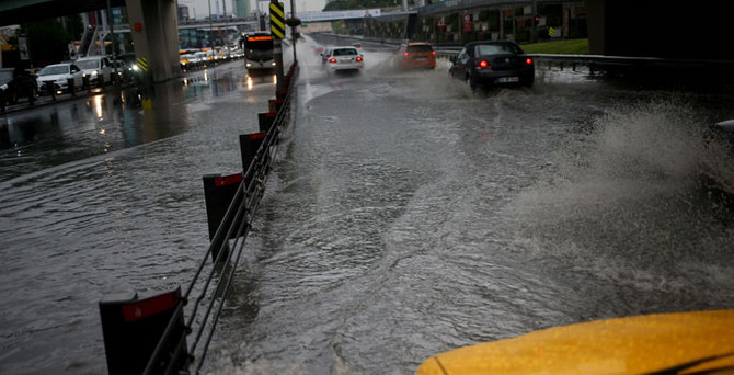 Meteorolojiden kuvvetli yağış uyarısı