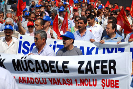 Kadıköy Belediyesi işçileri grevde