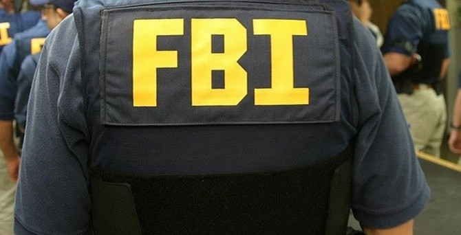 FBI çalışanı ajanlıktan tutuklandı