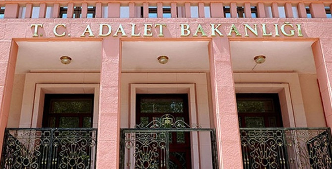Adalet Bakanlığı'nda 124 gözaltı