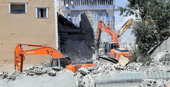 Yüksekova'da 2 bin kişiye iş imkanı