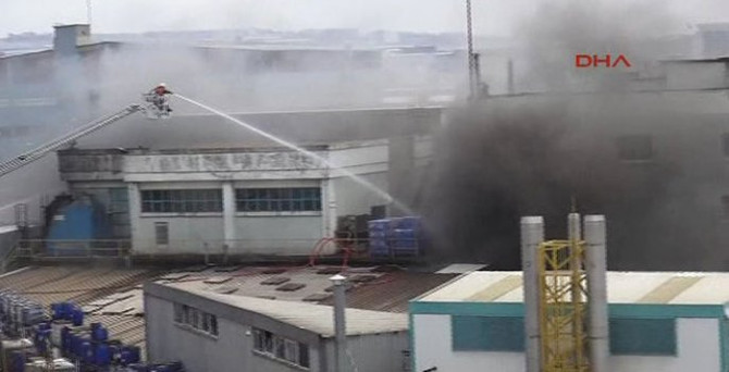Tuzla'da bir fabrikada yangın çıktı