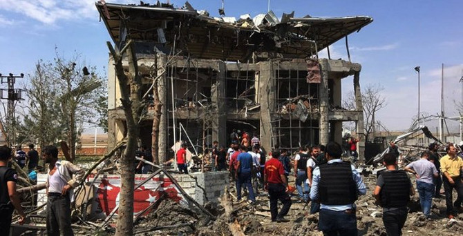 Diyarbakır'da bombalı saldırı