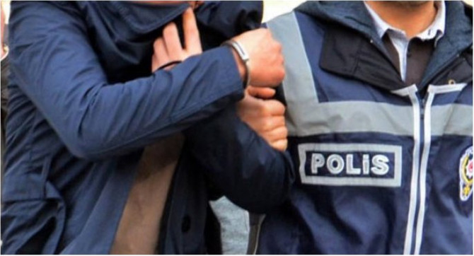 İzmir'de "haraç çetesi" operasyonu