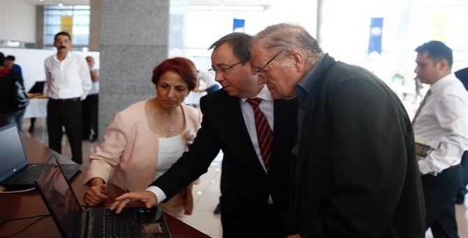 72 yaşında üniversiteyi kazandı kaydını rektör yaptı