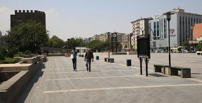 Diyarbakır'da gösteri yürüyüşü yasaklandı