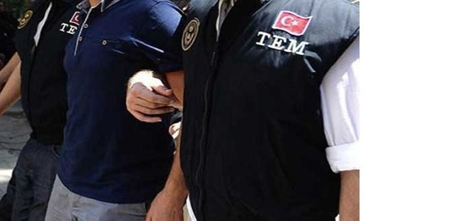 Firari savcı teslim oldu