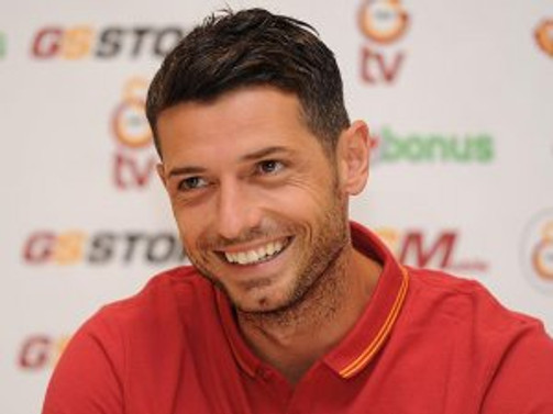 Galatasaray Dzemaili'yi Bologna'ya verdi