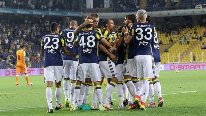 Fenerbahçe turu yarıladı