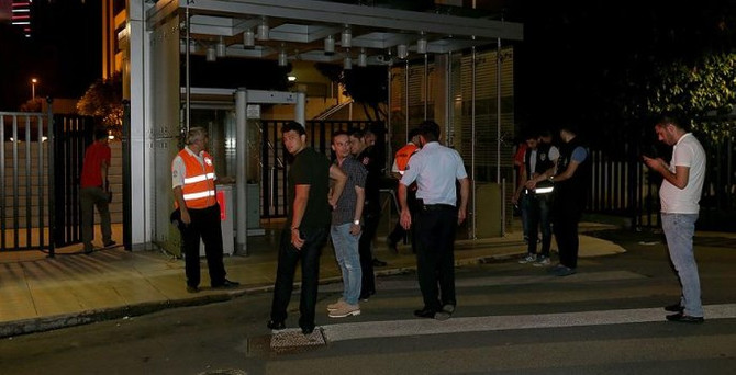 İsrail Konsolosluğu'na girmek isteyen 5 kişi yakalandı