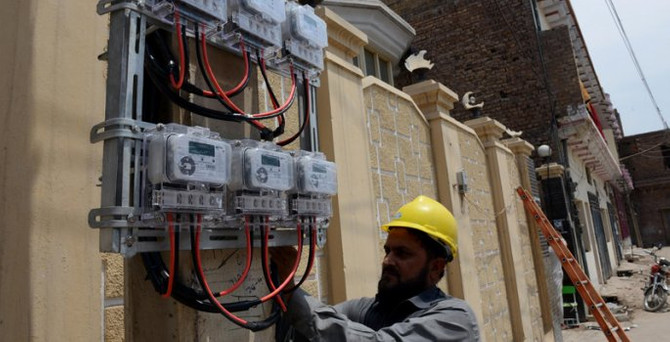 Çin şirketleri Pakistan'ın elektriğine talip