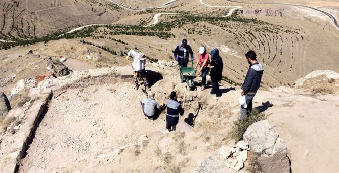 Gevale Kalesi'nde tarihe yolculuk